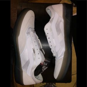 Vans Ave Pro size 9.5 (New)